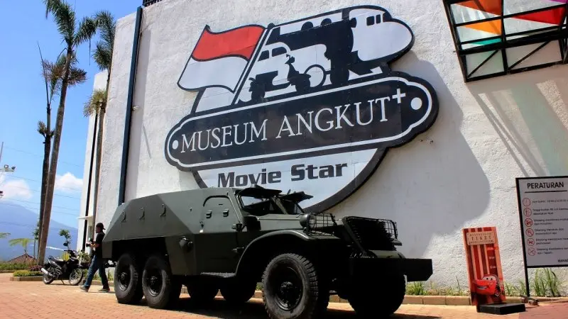 Museum Angkut: Perjalanan Menelusuri Sejarah Angkutan di Indonesia