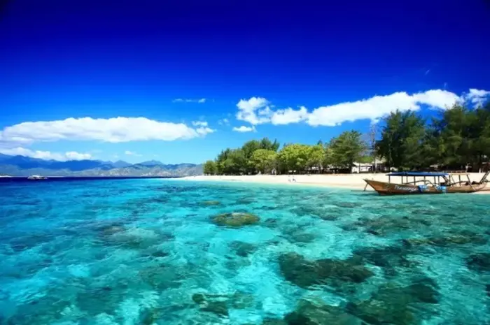 Gili Air Lombok, Spot Snorkeling Favorit dengan View Alam Memuaku