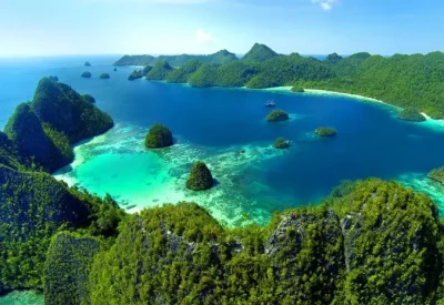 Tempat Wisata di Papua yang Menawarkan Pengalaman Berlibur dengan Keindahan Alam Memukau