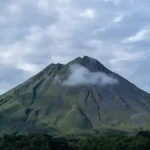 Gunung Angker di Indonesia yang Dipenuhi Misteri dan Kisah Mistis
